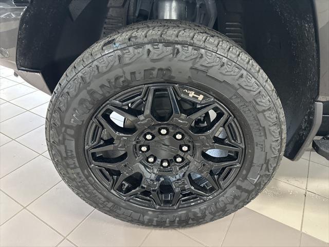 new 2025 GMC HUMMER EV Pickup car, priced at $105,265