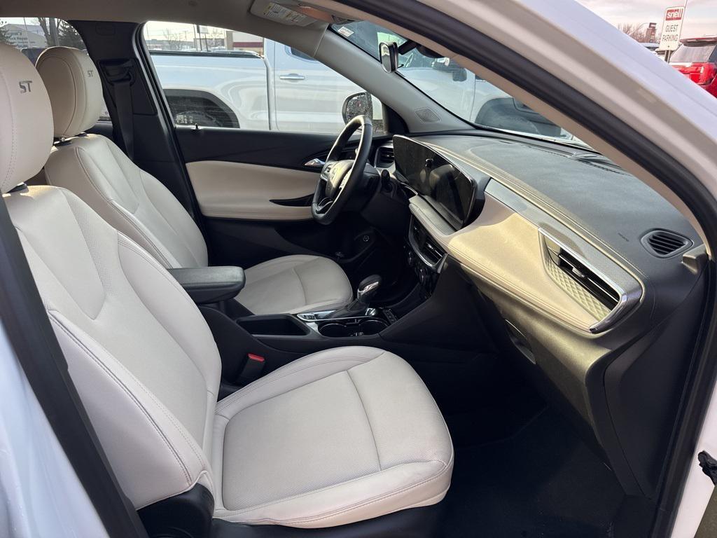 used 2025 Buick Encore GX car, priced at $25,889