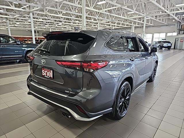 used 2023 Toyota Highlander car, priced at $37,439