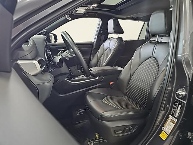 used 2023 Toyota Highlander car, priced at $37,439
