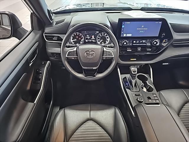 used 2023 Toyota Highlander car, priced at $37,439