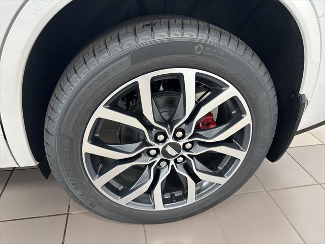 new 2025 Cadillac XT6 car, priced at $76,805