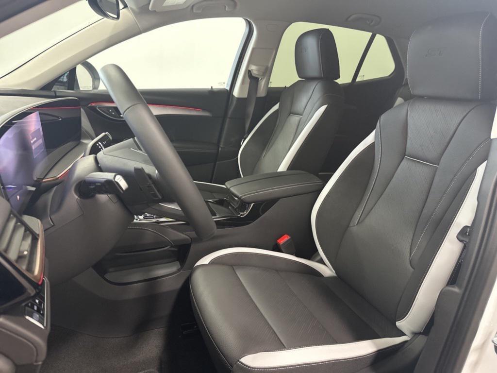 new 2025 Buick Envision car, priced at $45,460