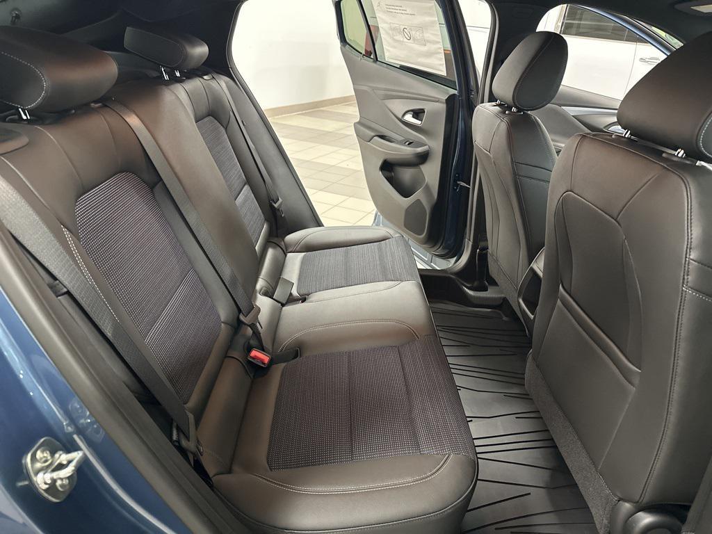 new 2025 Buick Envista car, priced at $26,671