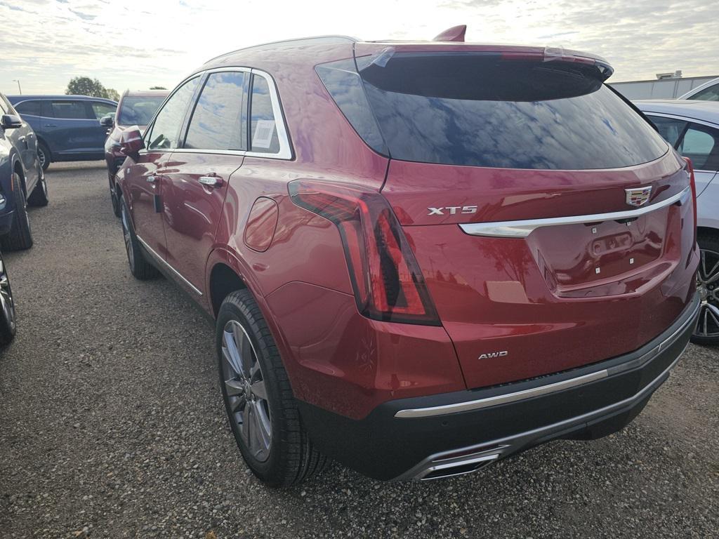 new 2025 Cadillac XT5 car, priced at $60,590
