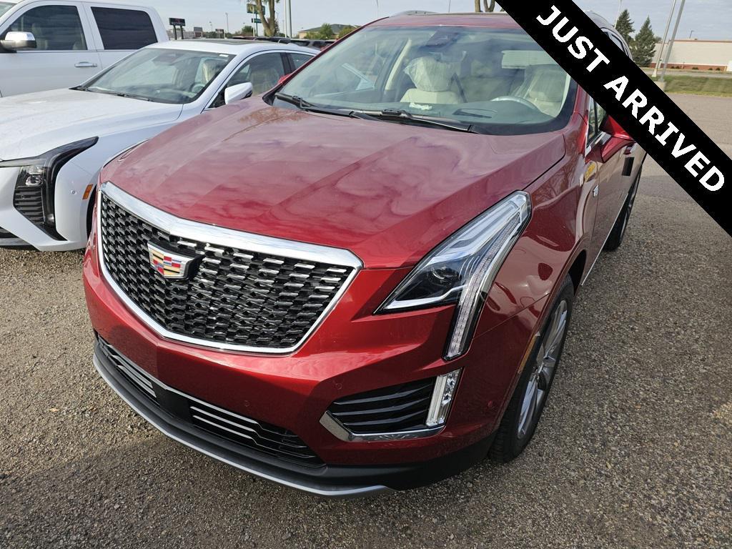 new 2025 Cadillac XT5 car, priced at $60,590