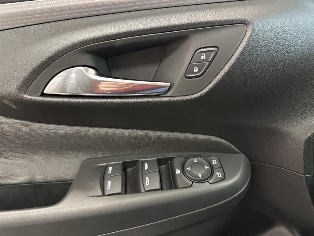 new 2025 Buick Envista car, priced at $26,286