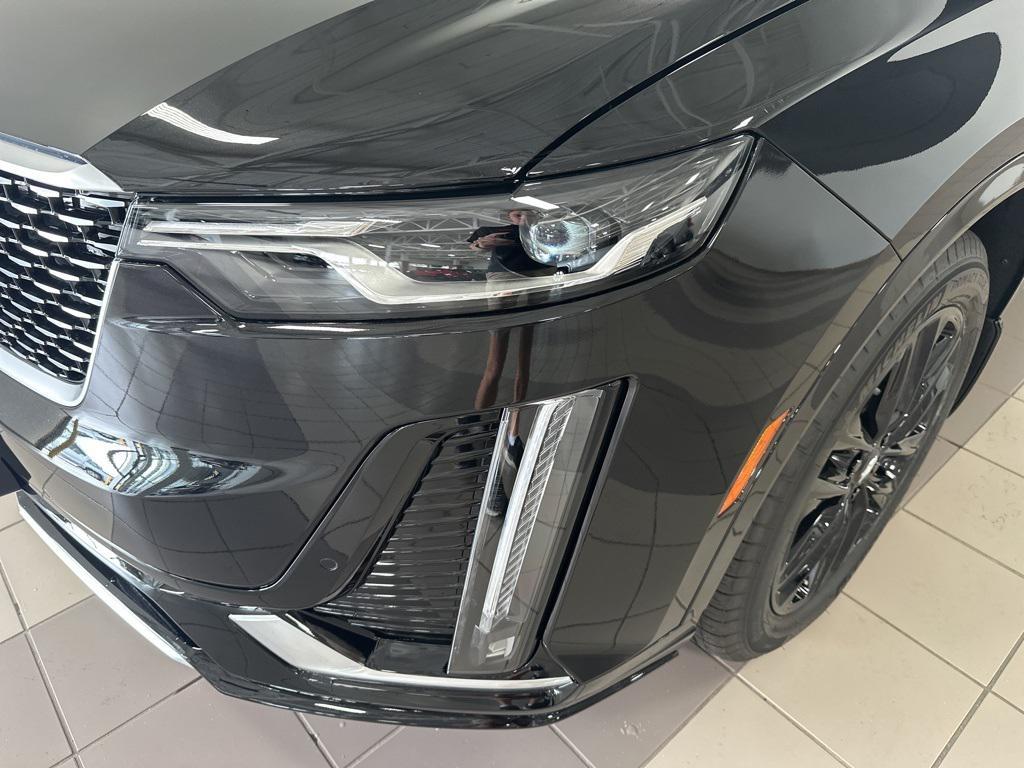 new 2025 Cadillac XT6 car, priced at $55,063