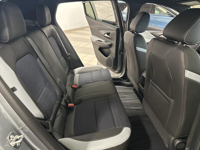 new 2025 Buick Envista car, priced at $28,250