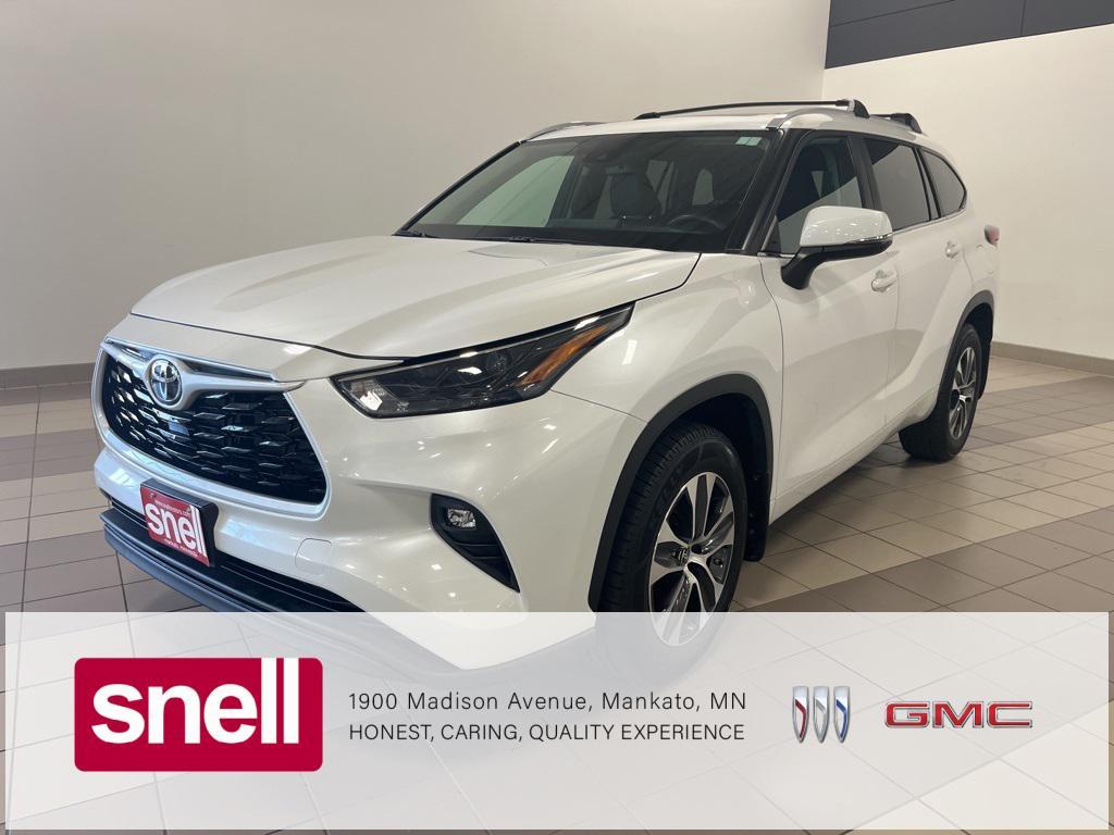 used 2023 Toyota Highlander car, priced at $38,934