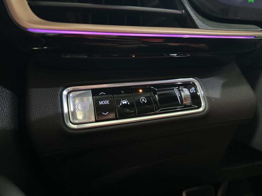 new 2025 Buick Envision car, priced at $42,044
