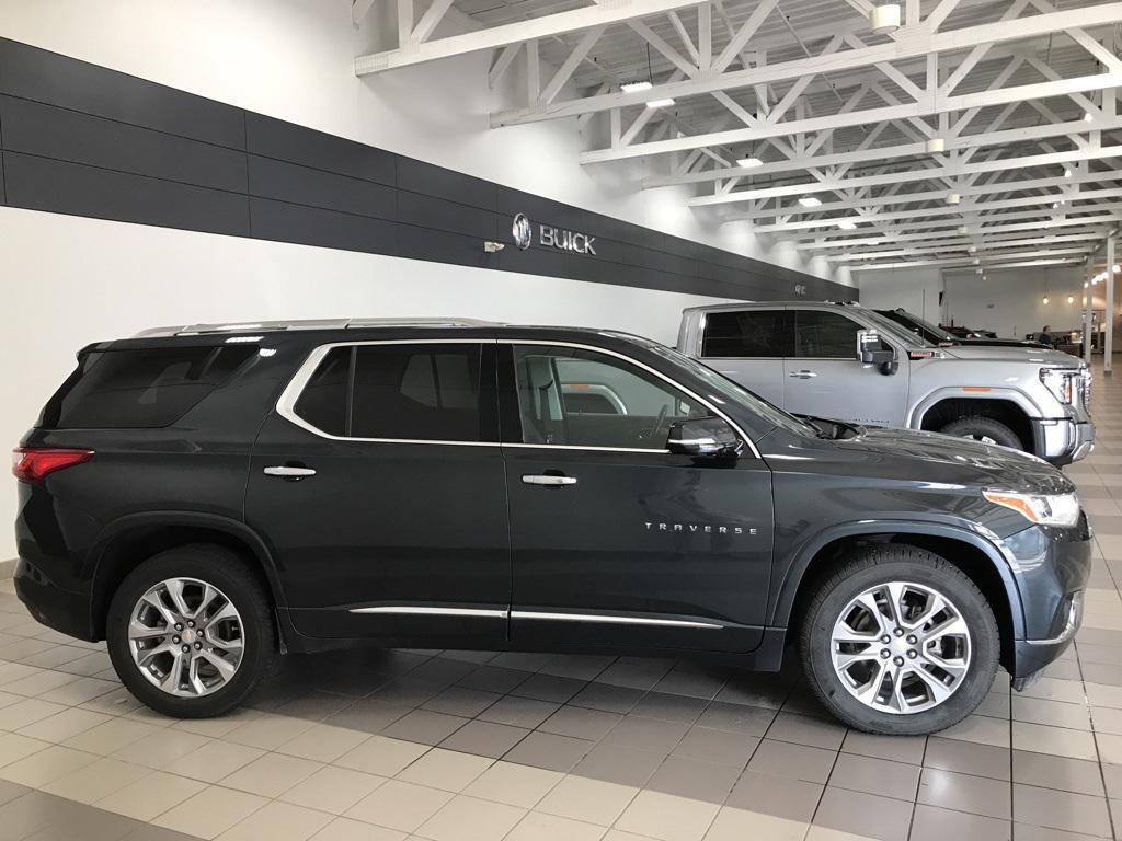 used 2021 Chevrolet Traverse car, priced at $32,272