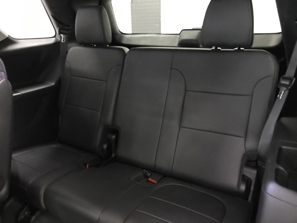 used 2021 Chevrolet Traverse car, priced at $32,272