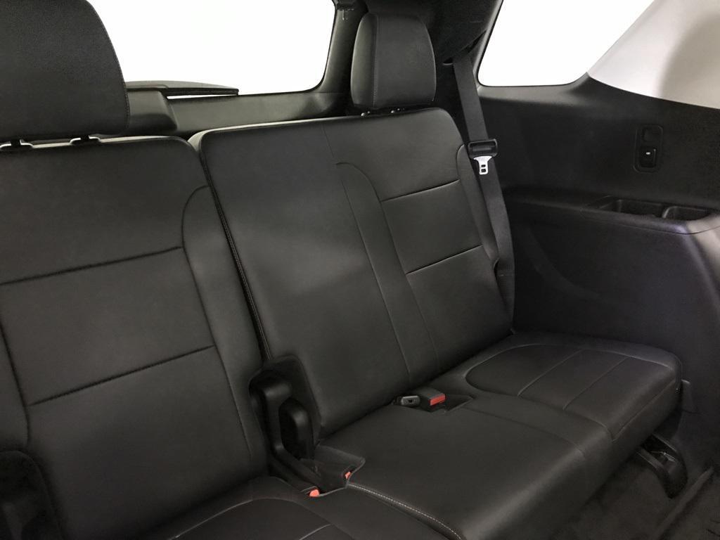 used 2021 Chevrolet Traverse car, priced at $32,272