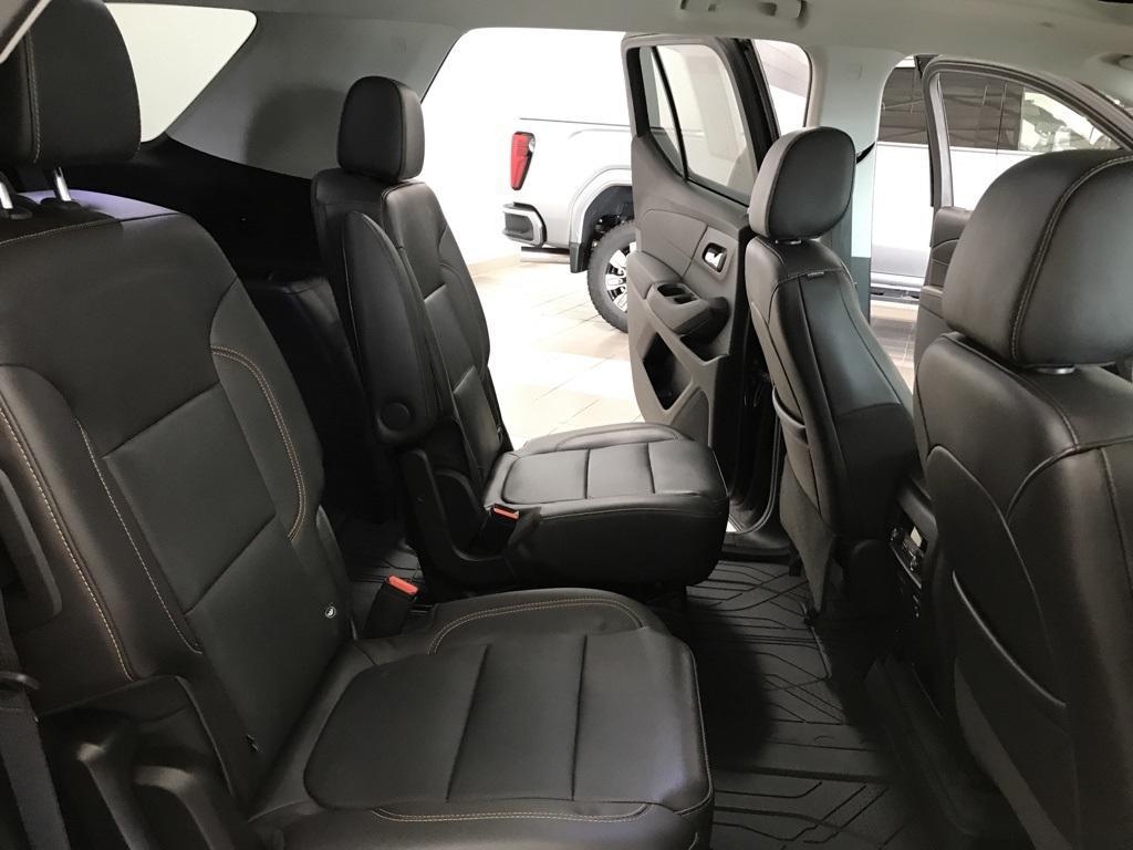 used 2021 Chevrolet Traverse car, priced at $32,272