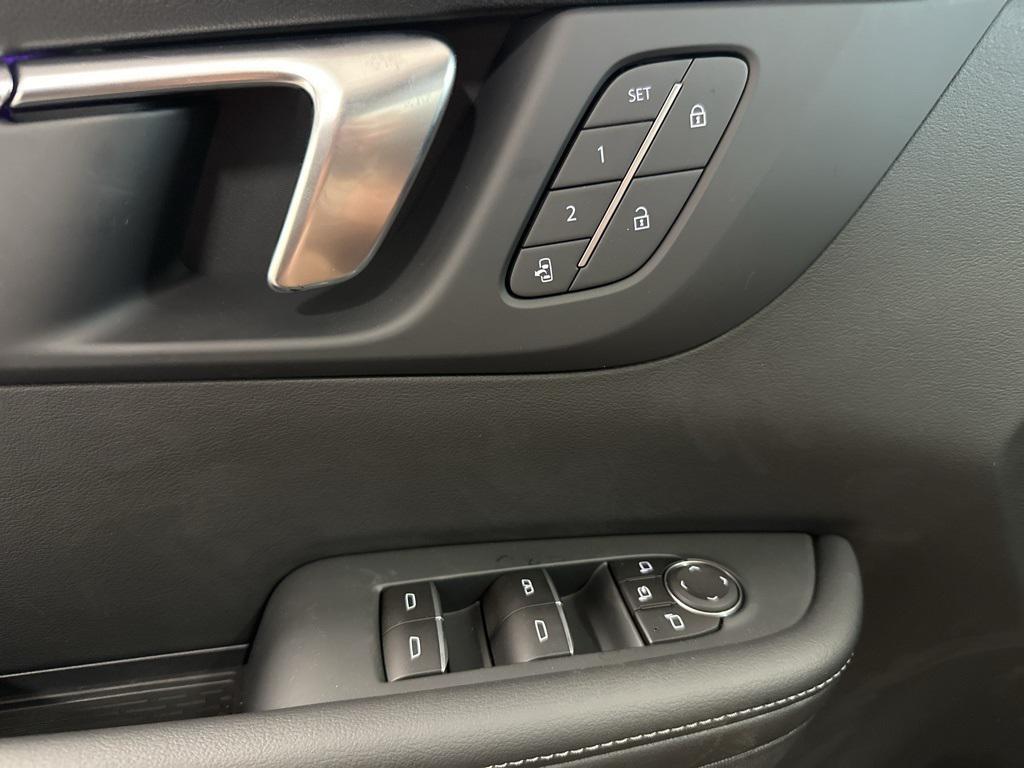 new 2025 Buick Enclave car, priced at $53,275