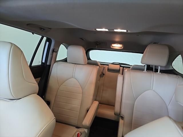 used 2022 Toyota Highlander car, priced at $41,117