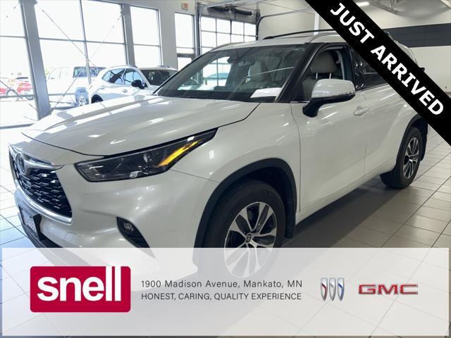 used 2022 Toyota Highlander car, priced at $41,803