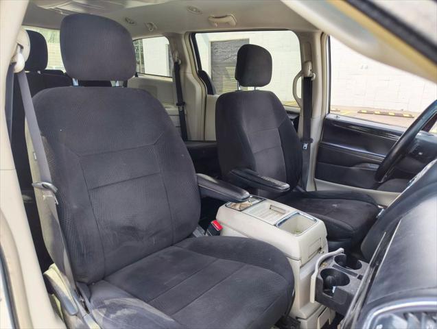 used 2011 Chrysler Town & Country car
