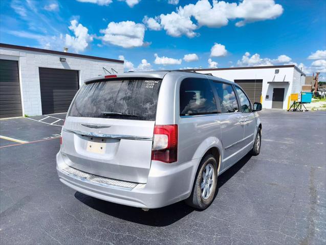 used 2011 Chrysler Town & Country car