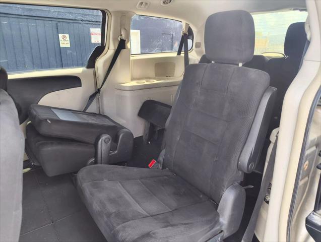 used 2011 Chrysler Town & Country car