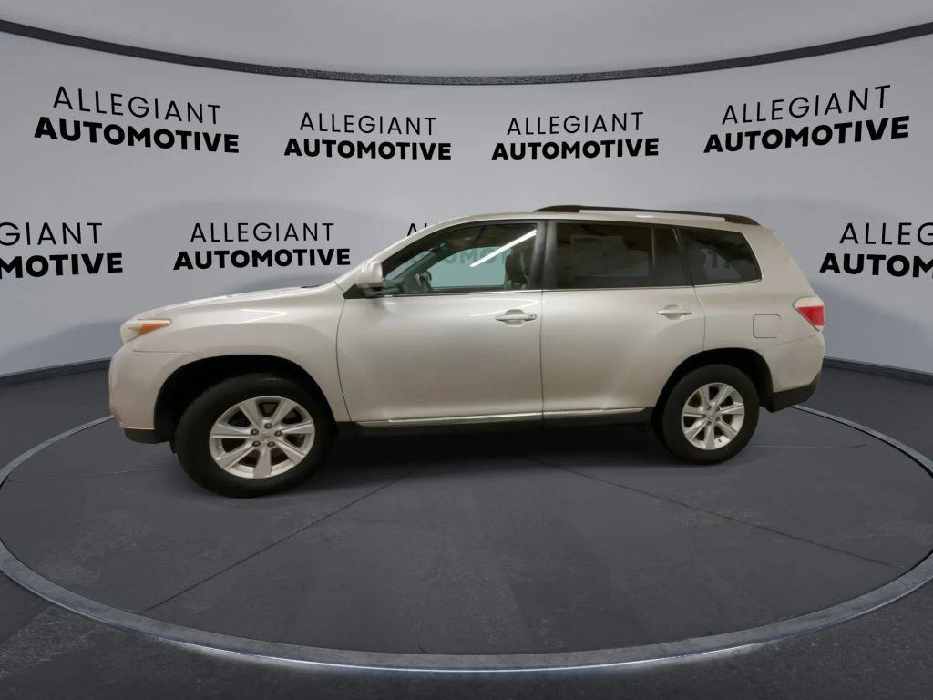 used 2013 Toyota Highlander car, priced at $10,181