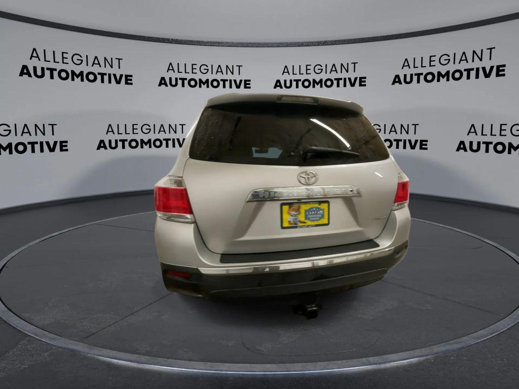 used 2013 Toyota Highlander car, priced at $10,181