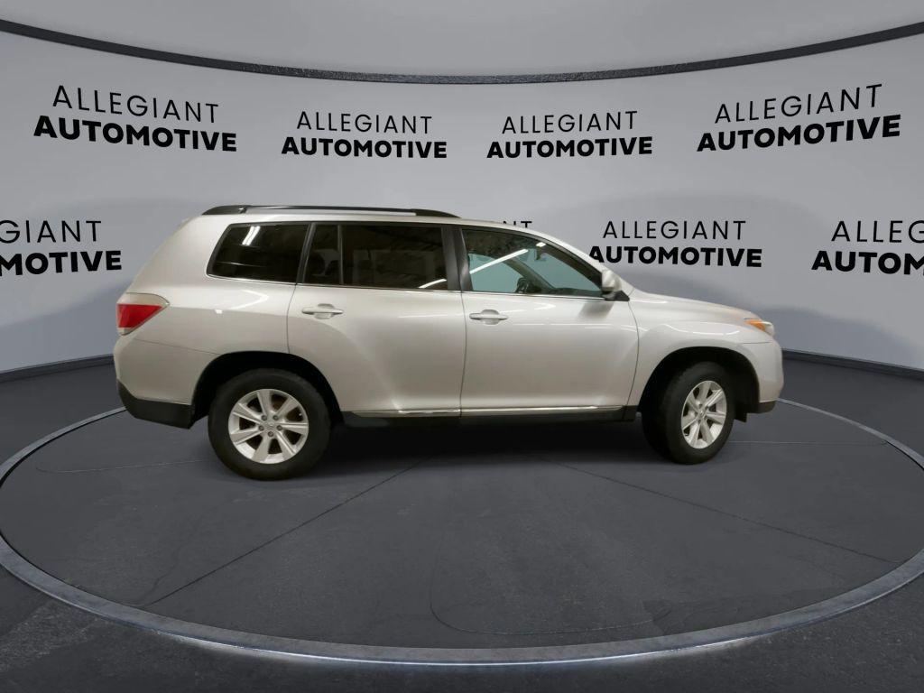 used 2013 Toyota Highlander car, priced at $10,181