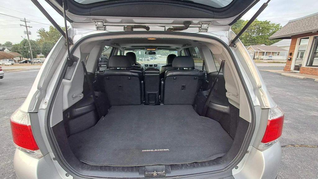 used 2013 Toyota Highlander car, priced at $12,232