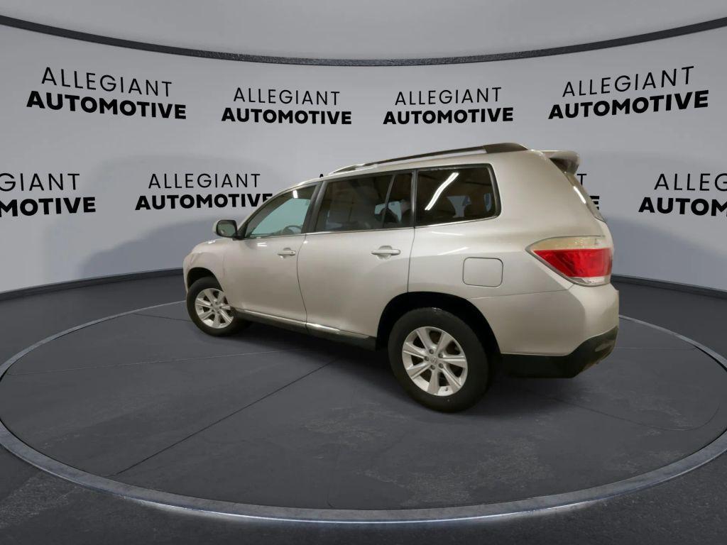 used 2013 Toyota Highlander car, priced at $10,181