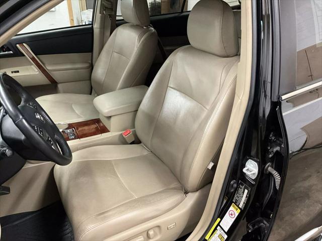 used 2013 Toyota Highlander car, priced at $13,291