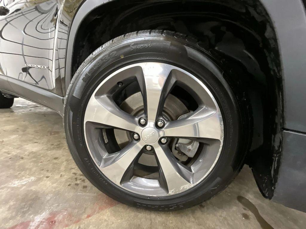 used 2019 Jeep Cherokee car, priced at $14,166