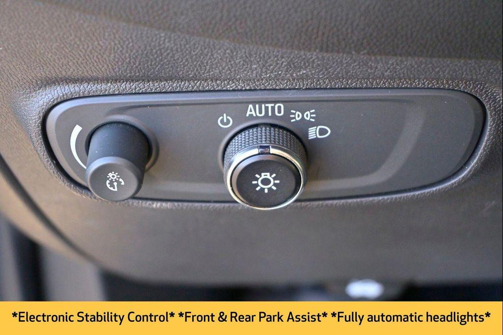 used 2022 Chevrolet Equinox car, priced at $17,997