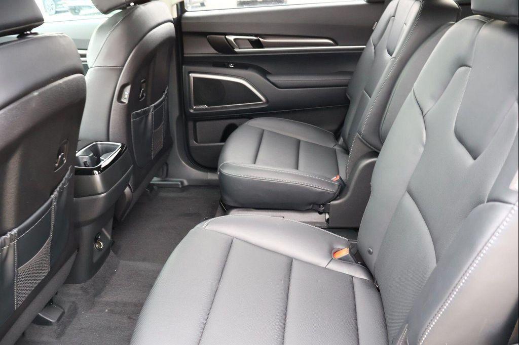 used 2025 Kia Telluride car, priced at $39,989