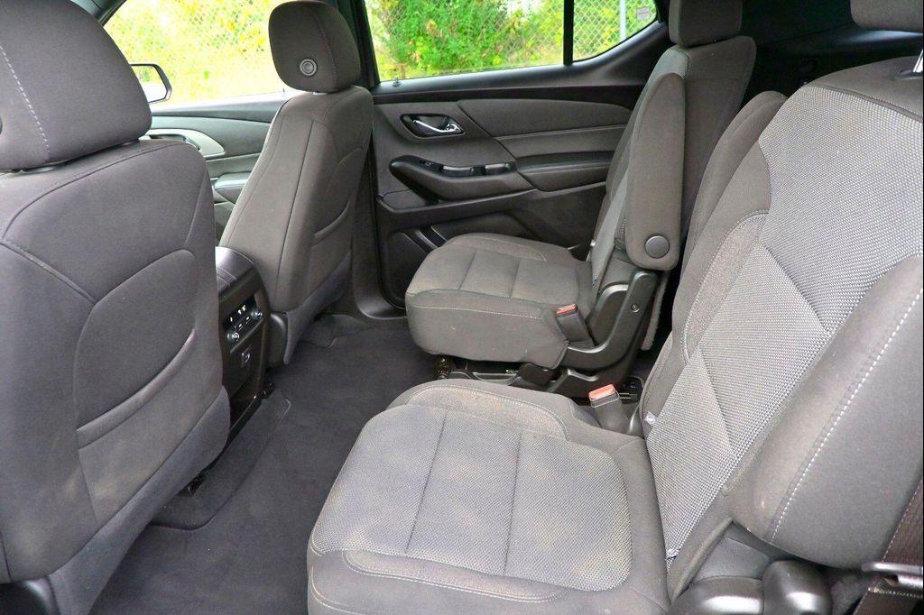 used 2023 Chevrolet Traverse car, priced at $28,994