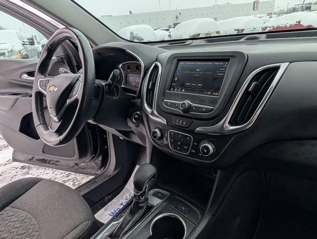used 2022 Chevrolet Equinox car, priced at $19,617