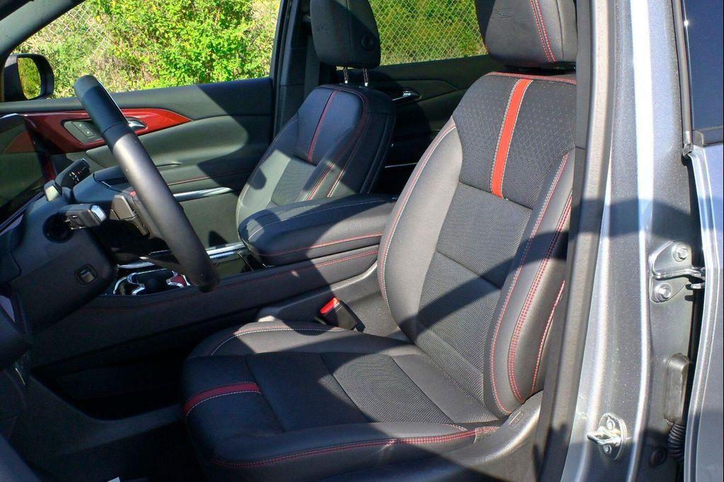 used 2025 Chevrolet Traverse car, priced at $51,200