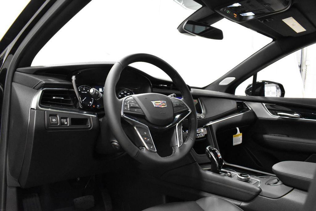 new 2025 Cadillac XT5 car, priced at $49,170