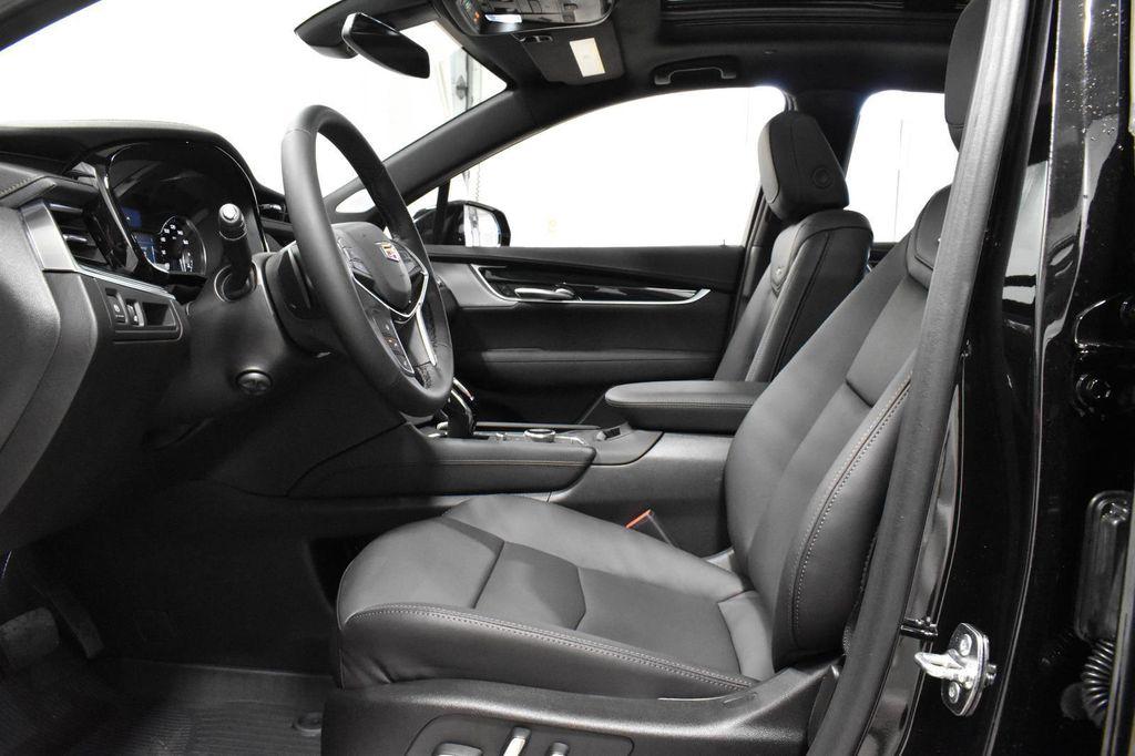 new 2025 Cadillac XT5 car, priced at $49,170