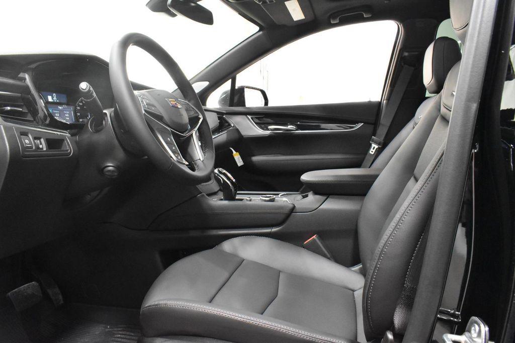 new 2025 Cadillac XT5 car, priced at $48,103