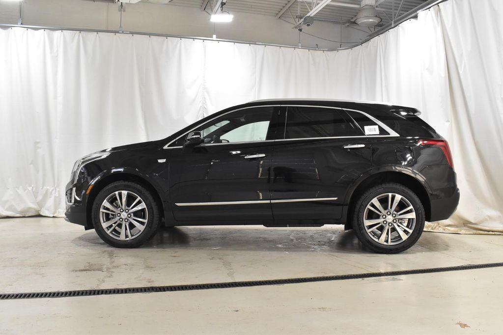new 2025 Cadillac XT5 car, priced at $48,103