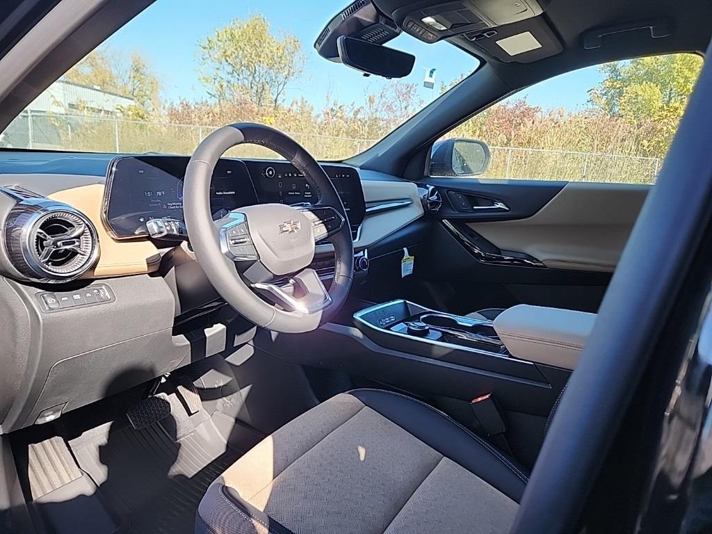 new 2025 Chevrolet Equinox car, priced at $35,483