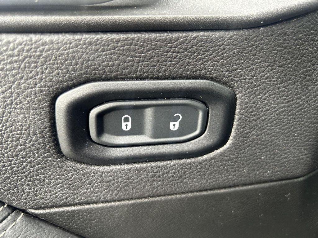 used 2022 Jeep Wrangler Unlimited car, priced at $34,888