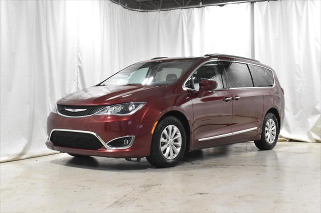 used 2017 Chrysler Pacifica car