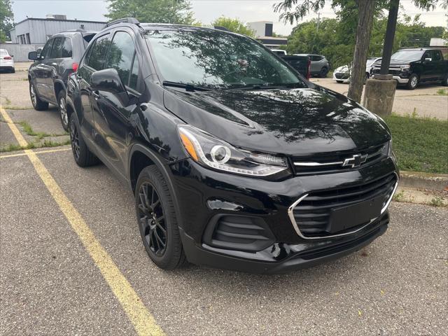used 2022 Chevrolet Trax car, priced at $18,154