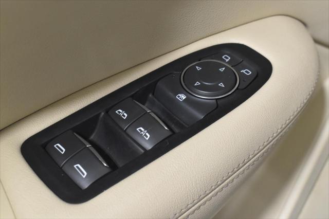 used 2019 Cadillac XT5 car, priced at $21,435