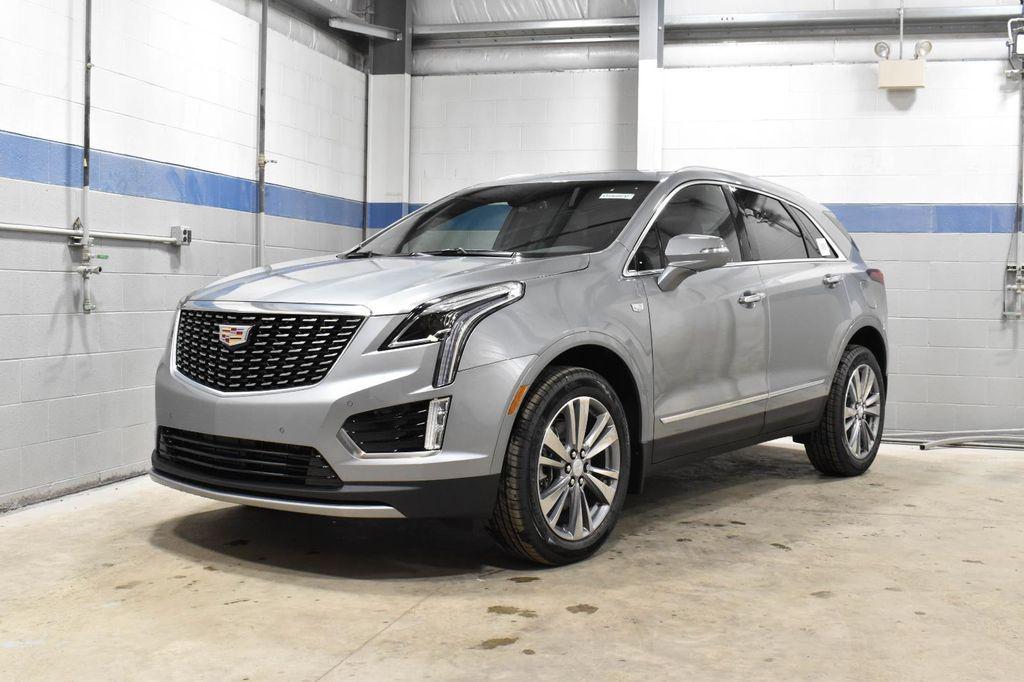 new 2025 Cadillac XT5 car, priced at $48,056