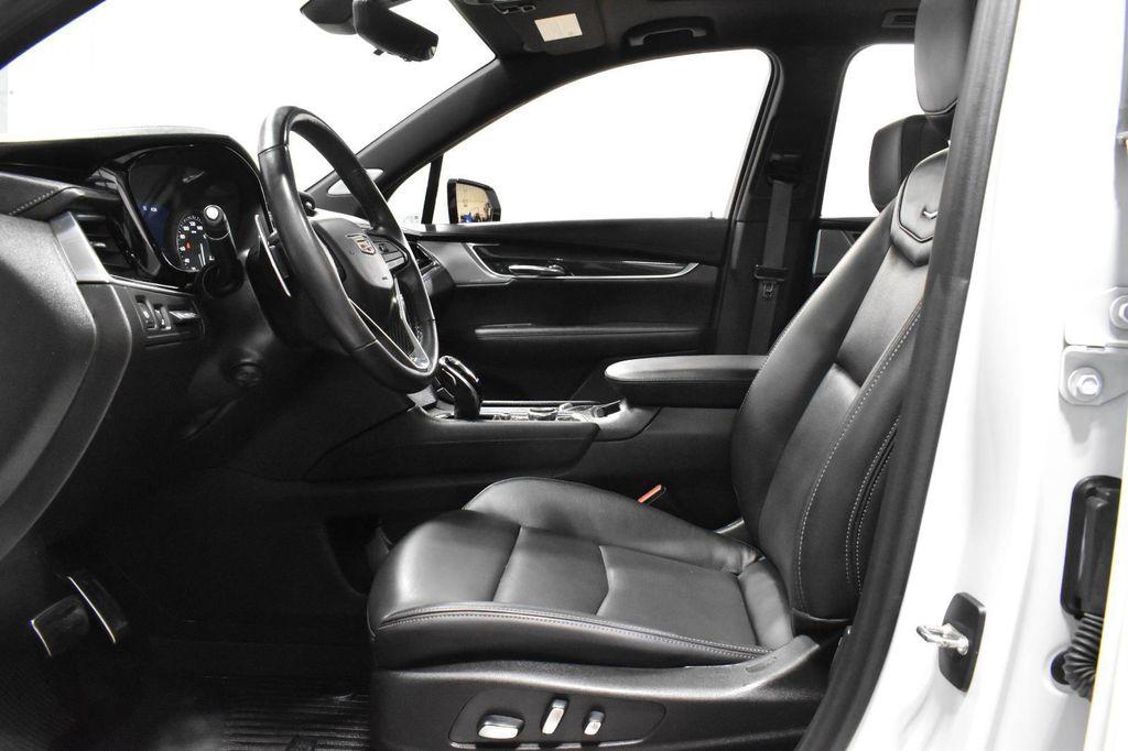 used 2022 Cadillac XT6 car, priced at $37,850