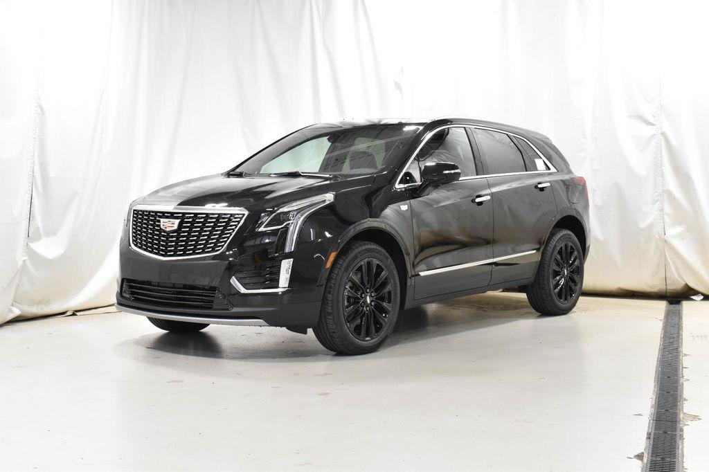 new 2025 Cadillac XT5 car, priced at $49,630