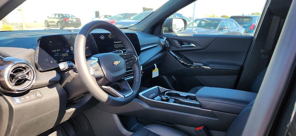 new 2026 Chevrolet Equinox car, priced at $32,828